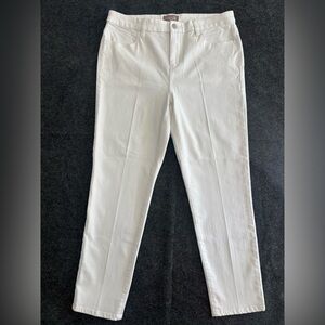 CHICO'S White Jeans Straight Leg Ankle Stretchy Denim Women's Size 1.5/US‎ 10